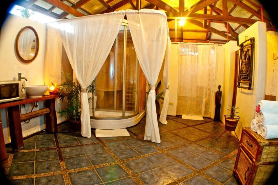 Crystal Paradise Resort Spa & Winery Narra Exterior photo