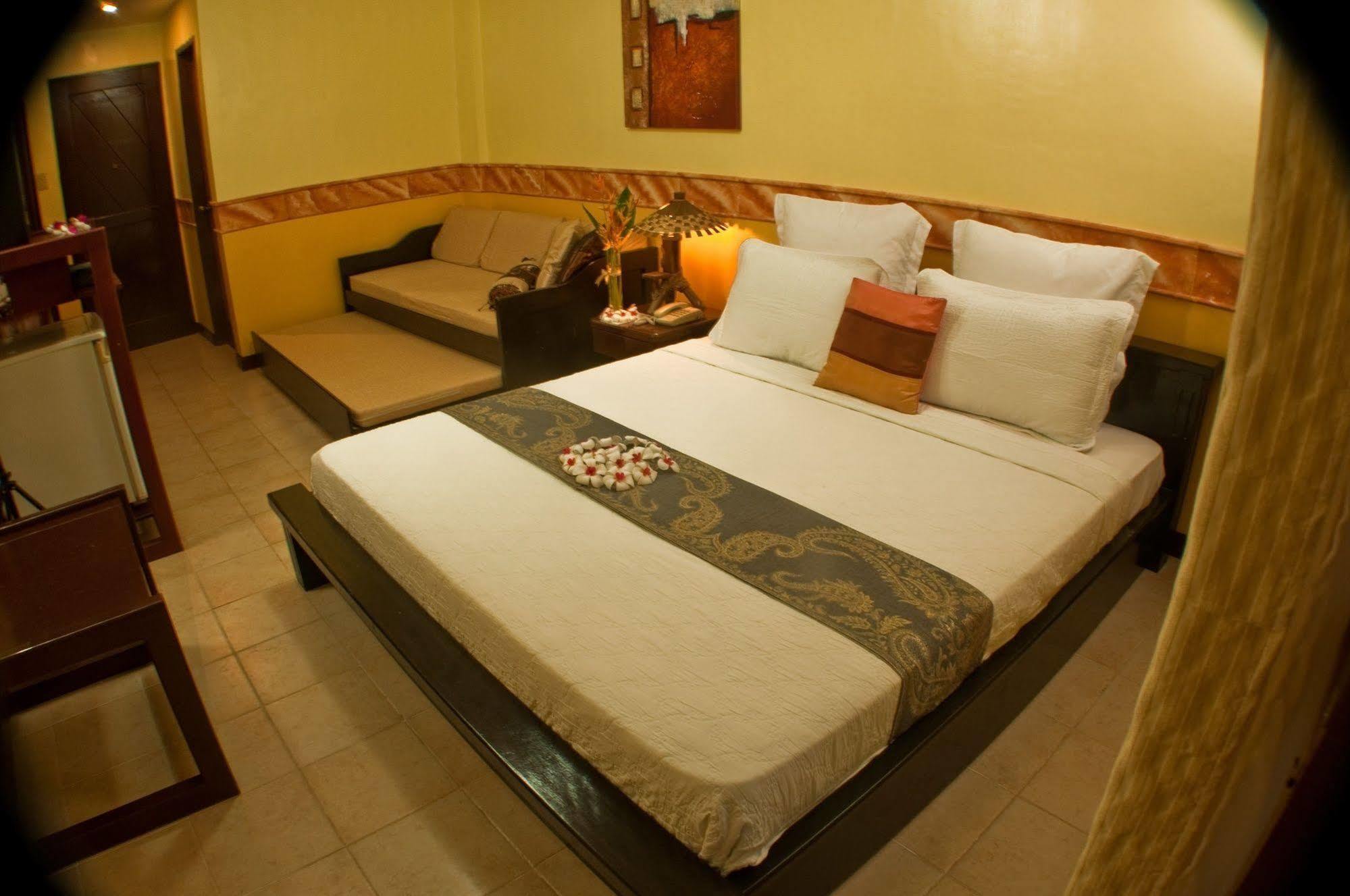 Crystal Paradise Resort Spa & Winery Narra Exterior photo
